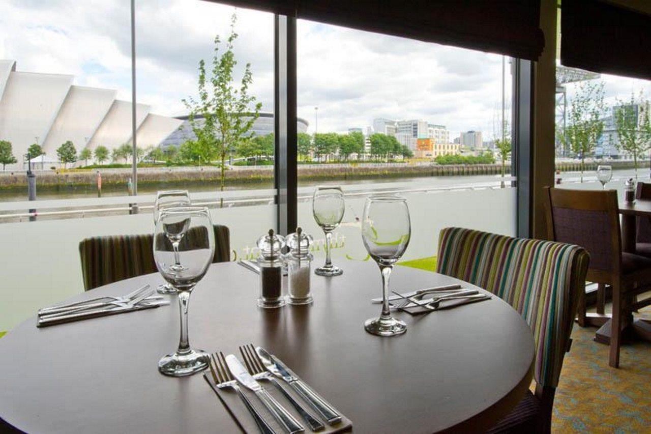 Premier Inn Glasgow Pacific Quay Exterior foto
